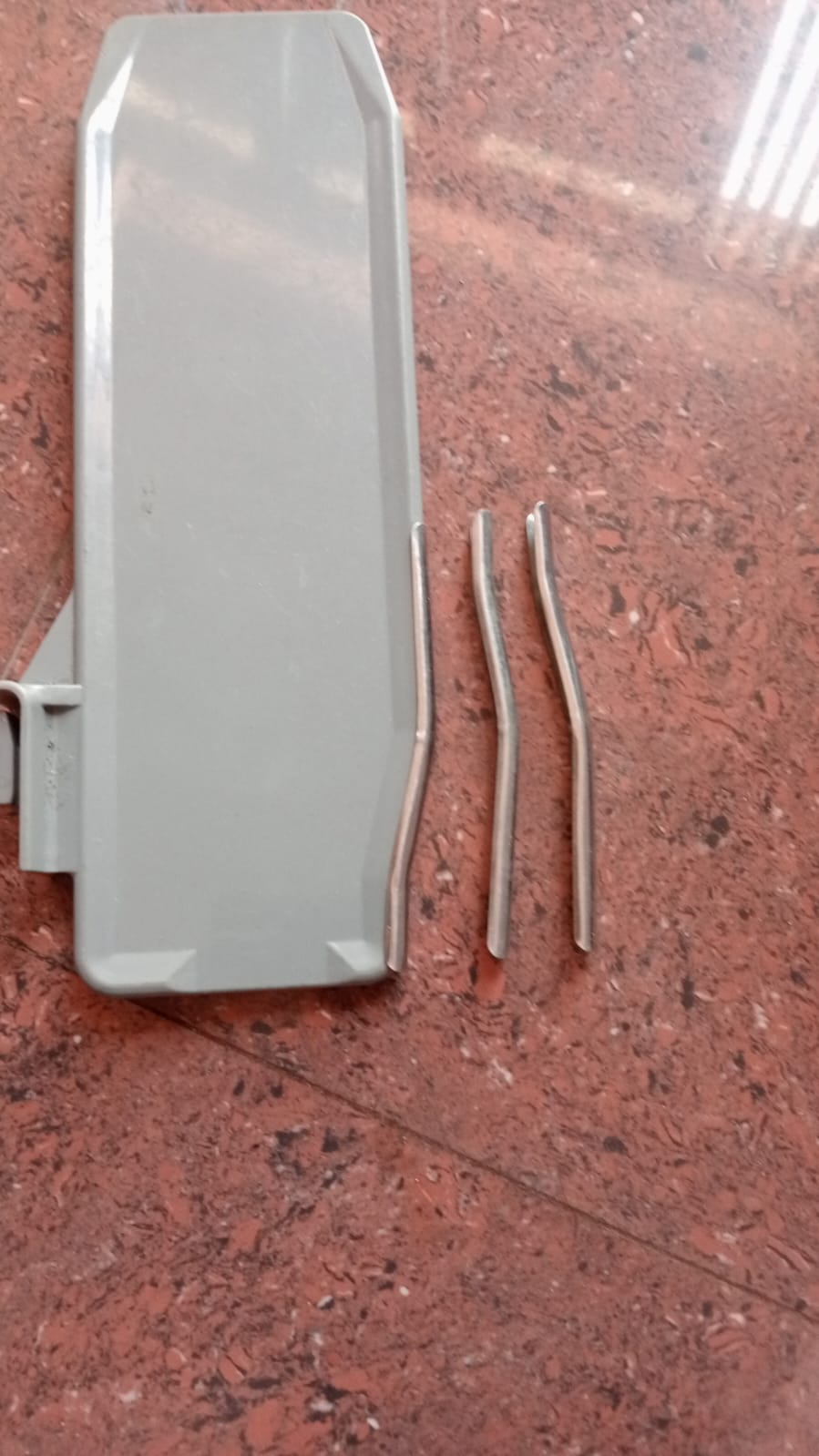 Plastic Separator with Metal Pins